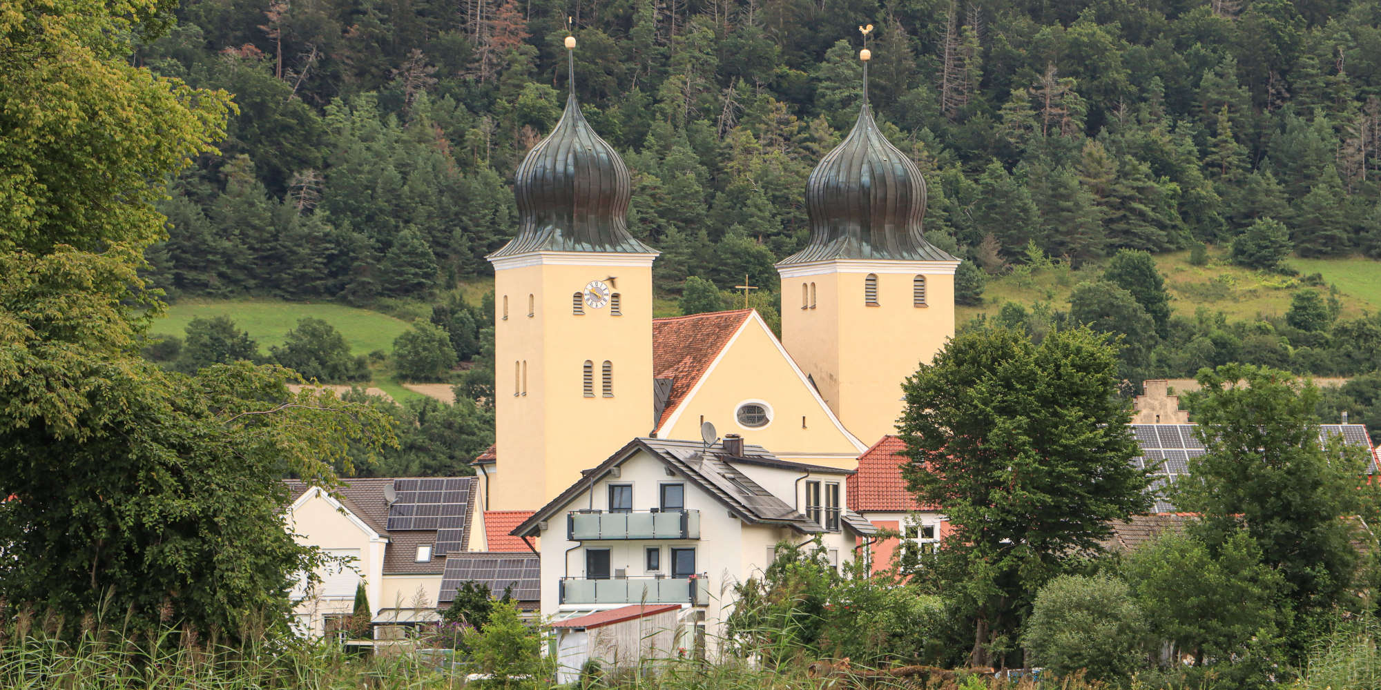 St.-Vitus-Kirche (Kleiner Dom im Altmühltal) in Kottingwörth bei Beilngries St.-Vitus-Kirche (Kleiner Dom im Altmühltal) in Kottingwörth bei Beilngries