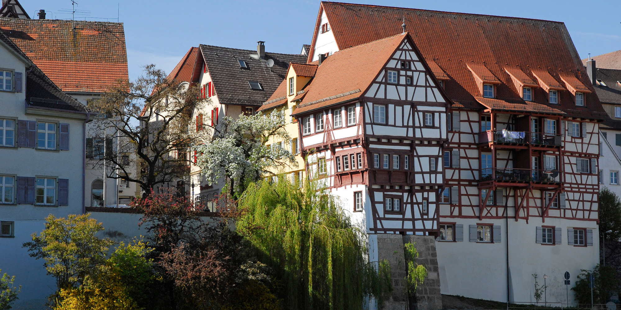 Häuserfront an der Donau in Riedlingen 
