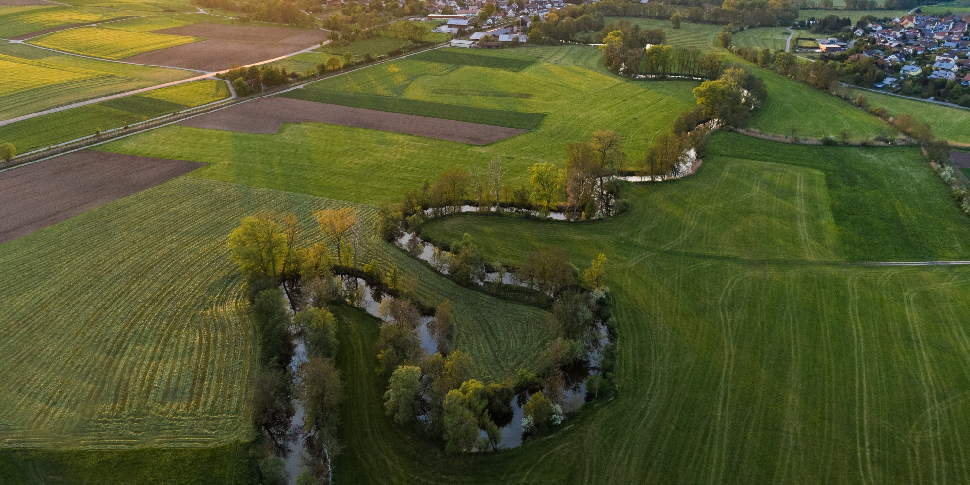 Fluss Jagst Drohnenfoto von dem Fluss Jagst bei Sonnenuntergang
