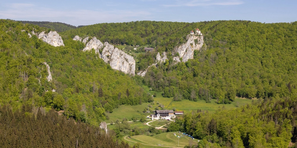 Oberes Donautal mit Blick vom Knopfmacherfelsen