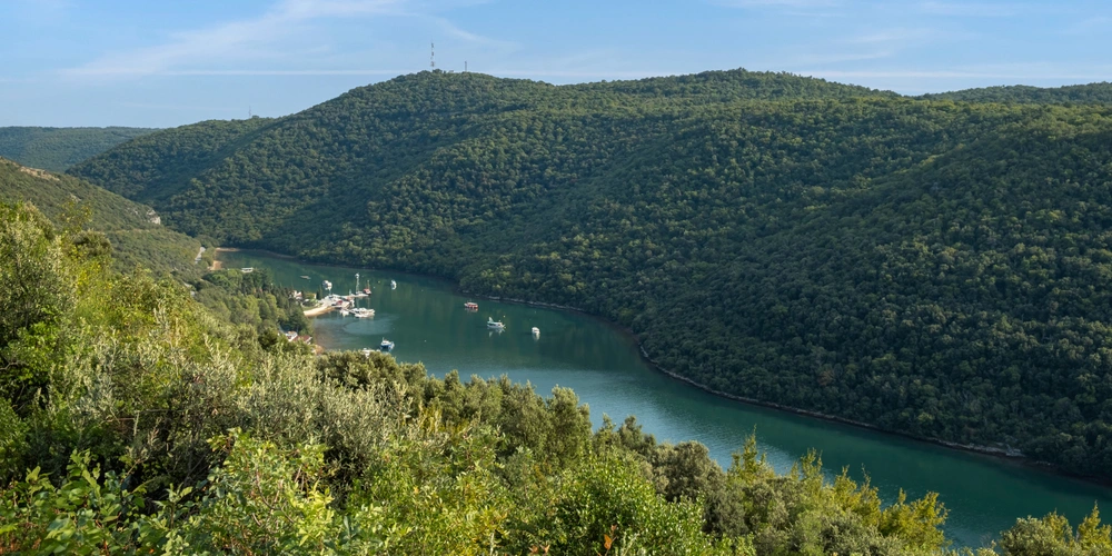 Limski-Kanal in Kroatien Blick auf den Limski-Kanal in Kroatien