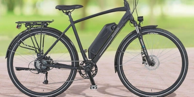Schwarzes E-Bike von Aldi