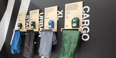 Mehrere Variationen von Bike Parkas Mehrere Variationen von Bike Parkas