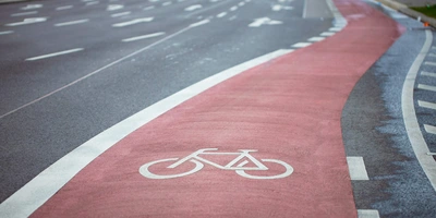 Was bringen die neuen Pop-up-Radwege? Fahrradstraße auf einer Fahrbahn