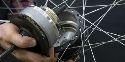 E-Bike Motor wird repariert.