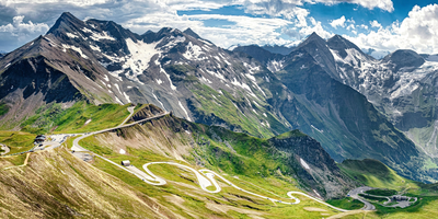 Großglockner-Hochalpenstraße in den Alpen von Österreich