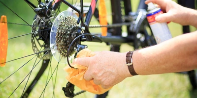 Fahrrad wird gereinigt