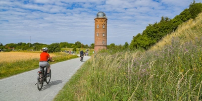 Radfahrer am Kap Arkona auf der Insel Rügen