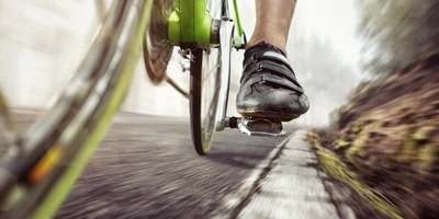 Nahaufnahme von Pedal eines Rennrades