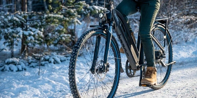 reTyre Modular Bicycle Tyres Fahrrad mit reTyre Modular Bicycle Tyres (Reifen mit Spikes)