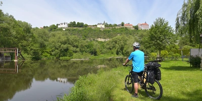 Radfahrer an den Dornburger Schlössern
