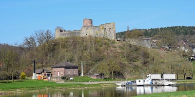 Burgruine Polle und Weserfähre Burgruine Polle und Weserfähre