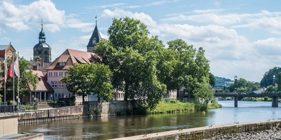 Stadt Hameln -Weser mit Münsterkirche  