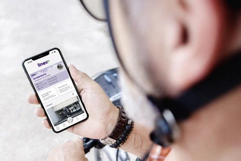 linexo App auf Smartphone Display